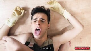 You wont believe how this mighty gay-for-pay fellow puts his sole up his backside