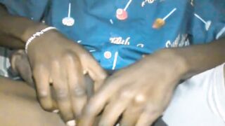 ARICAN TWUNK WANKING HIS BIG BLACK COCK ROCK HARD UNTIL JIZZ FLOW