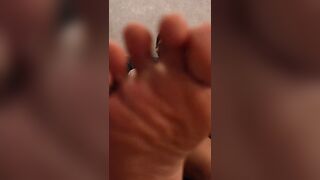 Insane Chinese guy kneading his oily bod in a enjoy motel (sphincter, soles, muscles, and cum shot)