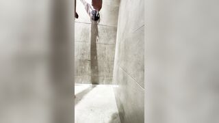 Torrid Bathroom Time – My Smallish four Inch Manmeat Gets Moist & Relieved