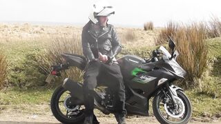 Pit Stop Masturbate Off