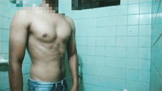 Beefy Torrid Guy wanking fur covered bone