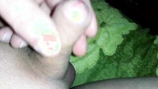 Masturbe (282) with one testicle