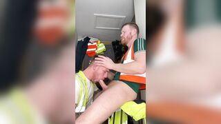 RUNNING IN RIVULETS INTERNAL CUMSHOT! Tatted Bottom takes GINGER TRADESMANS hefty manmeat and fountain! FT Inked Yorkie