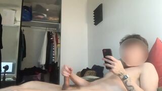 Uber-sexy Australian Man Pops All Over His Pecs!