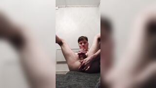 Teenager youngster frigging his booty and nutting