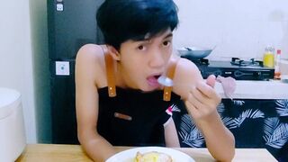 BREAKFAST WITH FRIED RICE AND OMELET