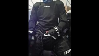 Hockey Jock pulverizes fleshlight - UTTER FLICK