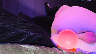 Kitten cramming there own fuckhole and fumbling off pt2 ÙwÚ