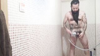 Solo masculine. Bearded & tatted otter in the bathroom
