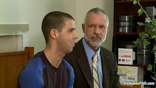 Tommy DeLucas Phat Rock-hard Manstick Was Milked By 2 Wondrous Daddies