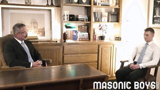 MasonicBoys Sizzling mustached DILF Reece Scott barebacks luxurious youngster