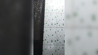 Masturbándome el coño puño ass-fuck