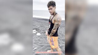 HOMOSEXUAL PEE in a PUBLIC PLACEPeople Can DETECT ME