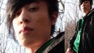 Jon Arteen attempts to thrill his puny lad trunk, chilled by the end of winter