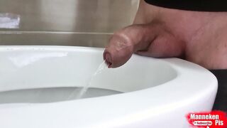 Fellow lengthy peeing with uncut meatpipe