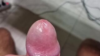 esplosione di sborra a fiumi grandi schizzi cazzone eccitato