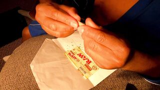 Flipping a Good-sized Joint in the living bedroom.