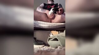 Gamer fellow draining it