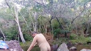 I drained my manmeat near the waterfalls of Minas Gerais.