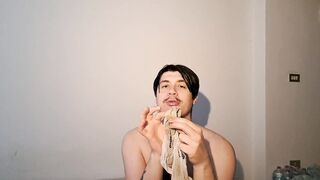 Click the movie to watch how muddy and odorous my socks are!