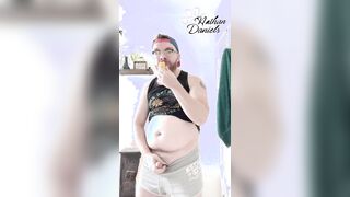 Round Nathan Jacks Off While He Jams Himself with a Twinkie