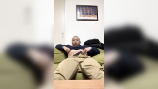 修士学生の休日リビングルームオナニー