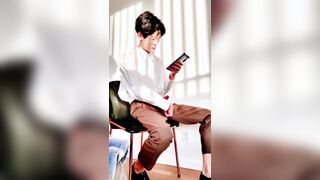 I jacked privately in the lounge at work and ejaculated everywhere