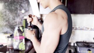 Sensuous daily routine by Jhonbianco muscle idolize in Colombia