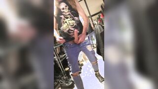 Longhairdude in chill late night fap supah hitop Talks, No Dread tshirt, ripped thin denim