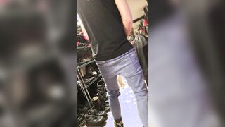 Longhairdude in chill late night fap supah hitop Talks, No Dread tshirt, ripped thin denim