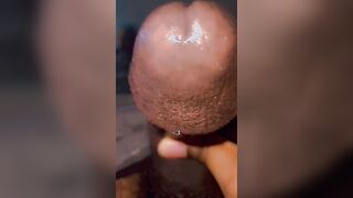 Blackbitch flash her hugeblack head meatpipe