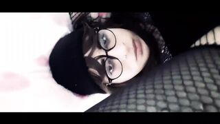 Gothic femboy jacks and pops on her face