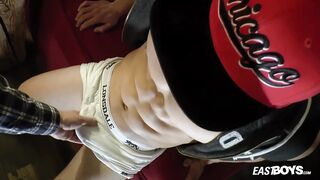 Torrid huge muscle otter man gets hj his massive knob