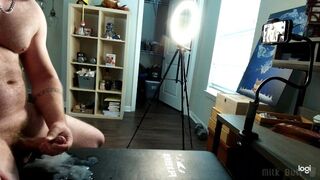 Strung up Bodybuilder Adores His Muscles With 20 Cords of Jism