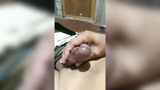 Sarap gapangin ni bayaw,habang natutulog katabi mga pamngkin kong maliliit,nagsalsal nalang mona ako