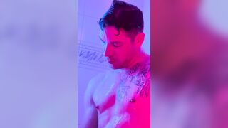 Come rinse off with me