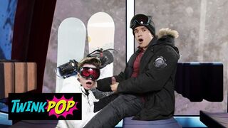 TWINKPOP - Jordan Lake Deepthroats Maverick Sun Under A Blanket And Eventually They Penetrate Doggie-style