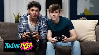 TWINKPOP - Jake Preston & Alex Myers Have fun A Flick Game Before They Have fun With Eachs Other Spunk-pumps