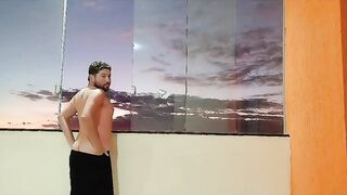 The college girl displayed himself on the balcony of the fresh palace to be seen.