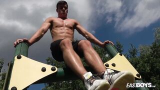 Kent Mills demonstrates off his wonderful bulky teenie assets and wanks off