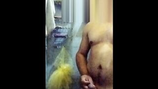 Me toco en el baño cuando nadie está