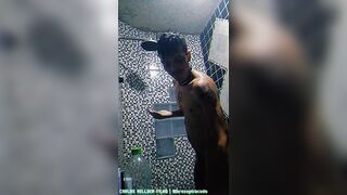 Tomando banho na casa do meu pai