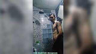 Tomando banho na casa do meu pai