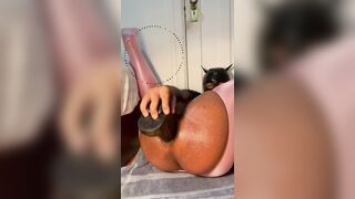 Cock-squeezing beaver for enormous rod