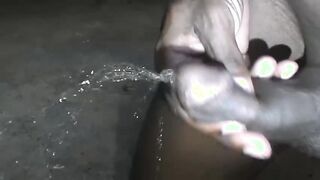 AMPLE MAN SAUSAGE DARK-HUED URINATING AND SPLASHING