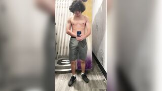 Ultra-kinky latino lad flashing off in gym
