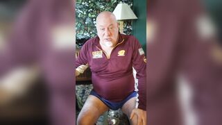 COACH FUCKES HIMSELF! Attempts to showcase player how he loves it!