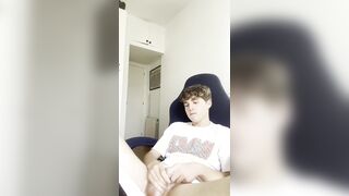 Nasty Youngster Gives His Trouser snake a Slow, Raw Rubdown