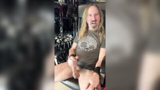 Longhairdude gooning and shooting in the Zoom Apartment - skulls tshirt and gauntlets